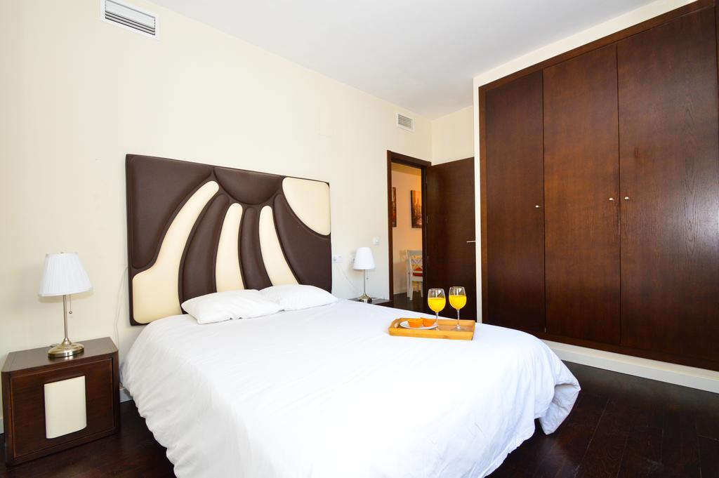 The Zentral Museo Apartment เซบีญา ภายนอก รูปภาพ