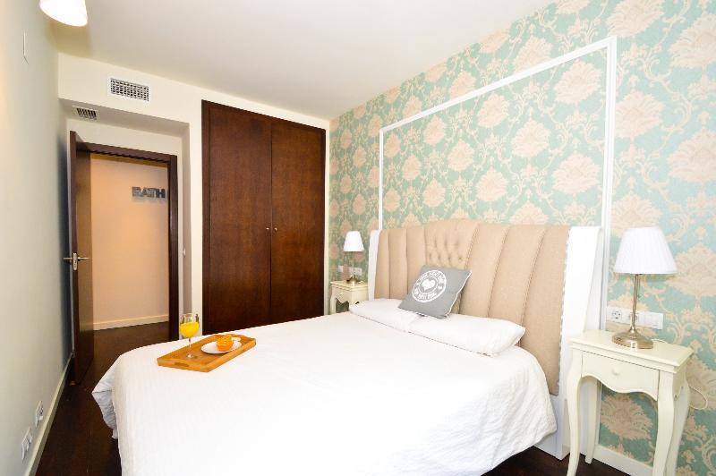 The Zentral Museo Apartment เซบีญา ภายนอก รูปภาพ